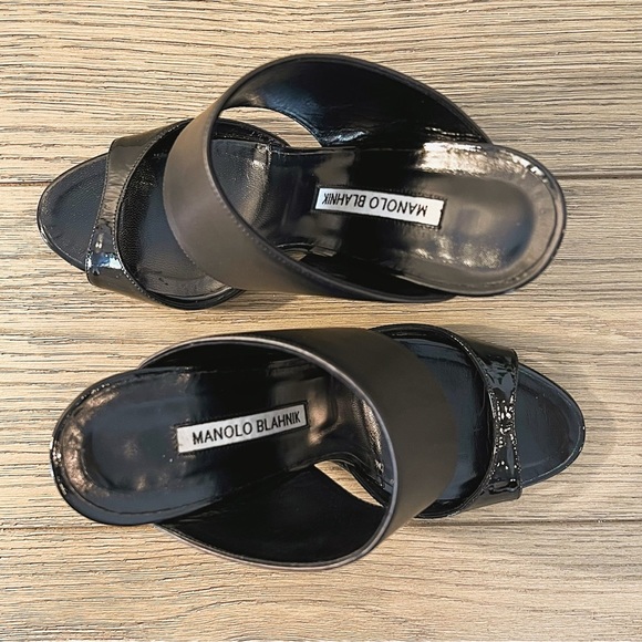 Manolo Blahnik Ripta Wide-Band Patent Pump (37.5) - Picture 7 of 15